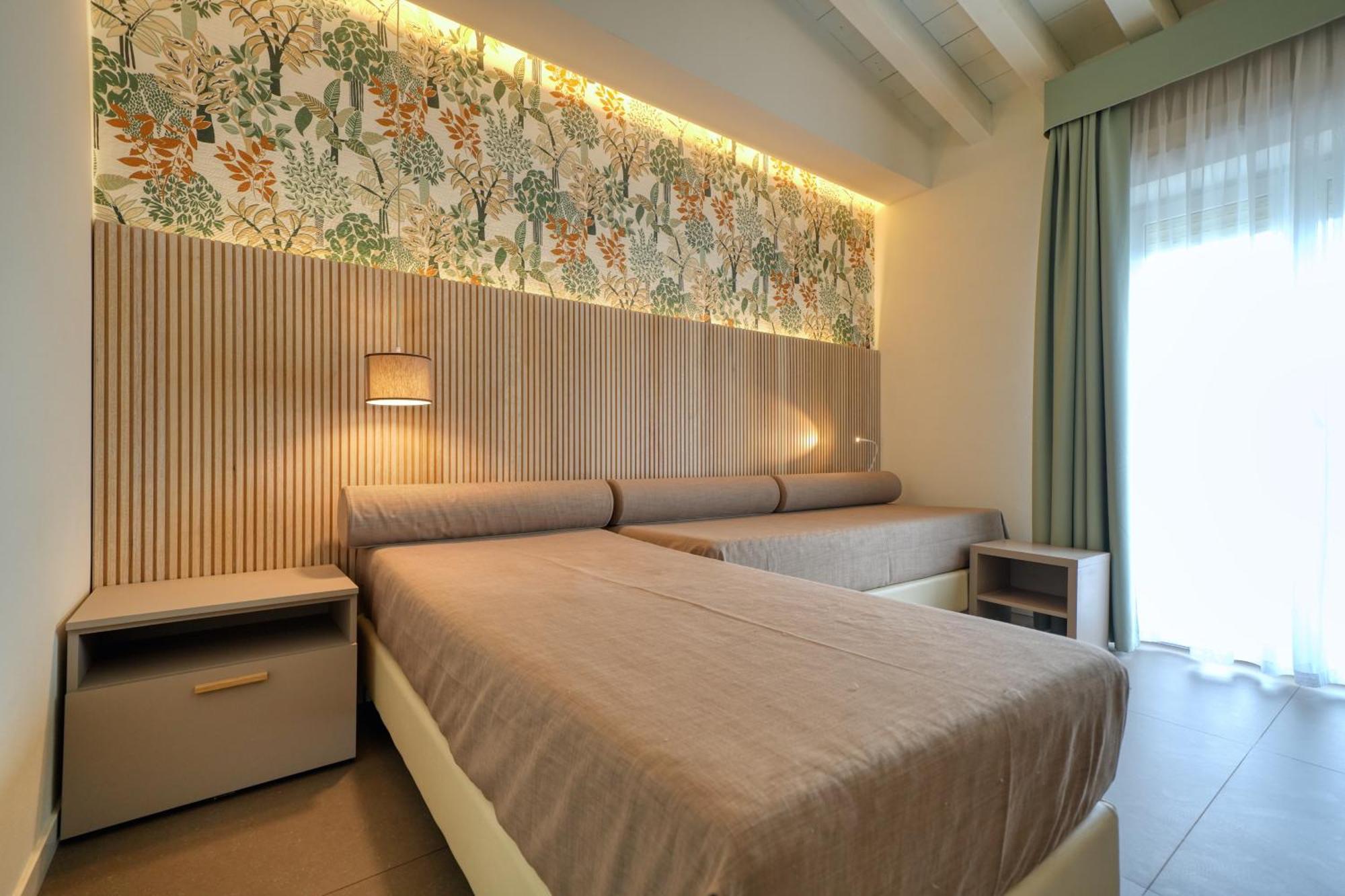 Hotel Palazzo Del Garda & Spa Десенцано дел Гарда Екстериор снимка
