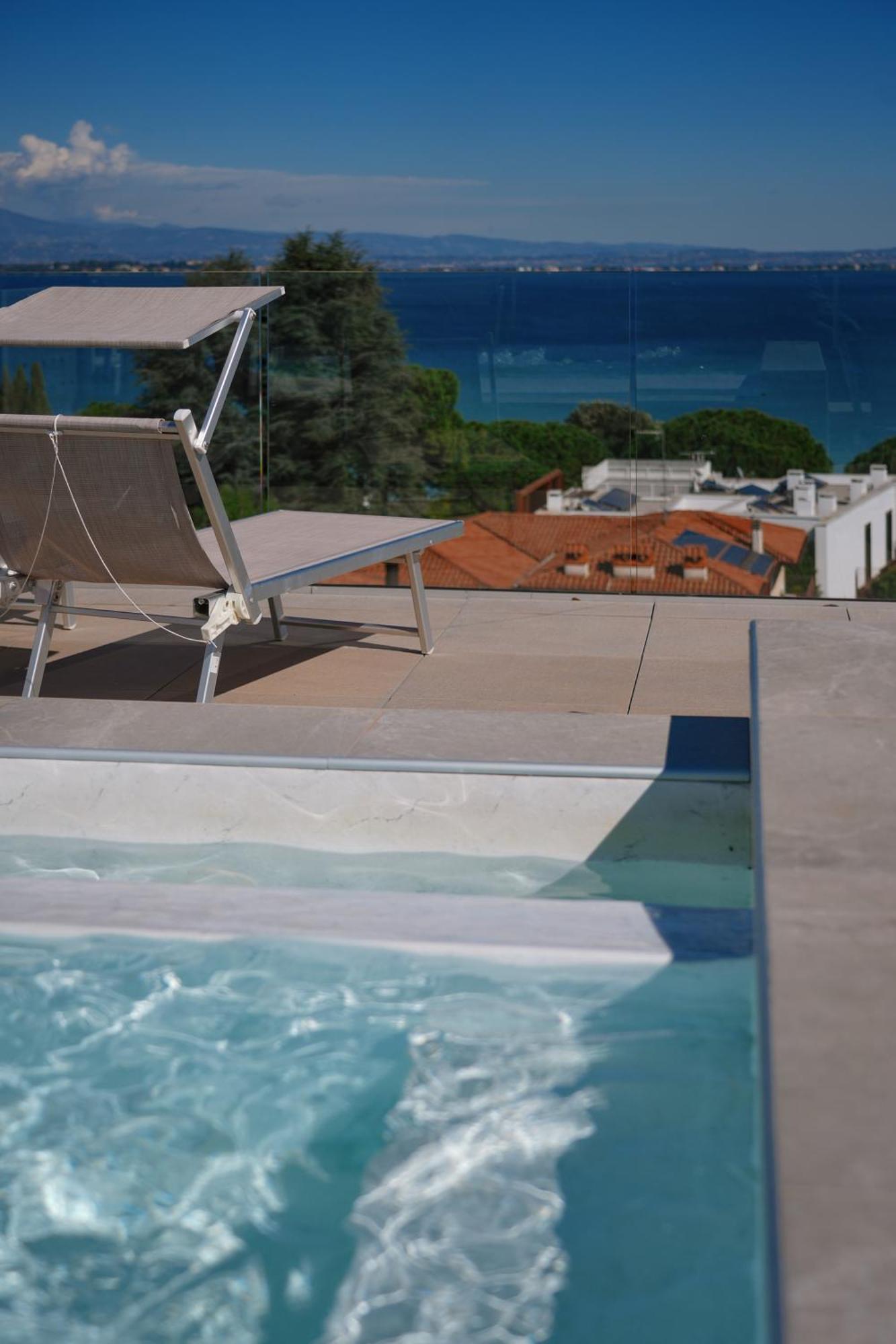 Hotel Palazzo Del Garda & Spa Десенцано дел Гарда Екстериор снимка